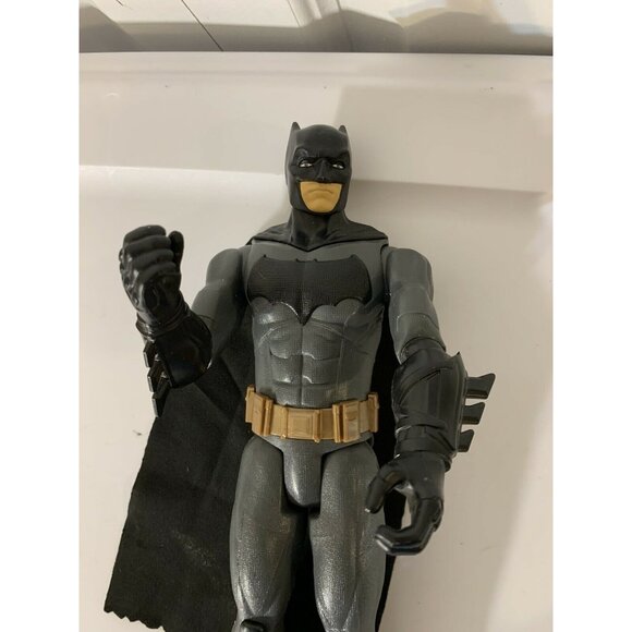 DC Comics‎ Batman 12" Action Figure Toy Bendable With Fabric Cape - Picture 6 of 6